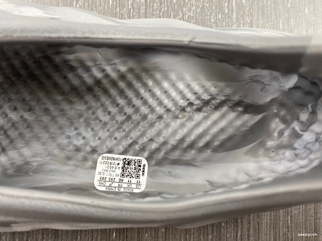 IE4931 Yeezy RNR Adidas MX Foam Granite 0719